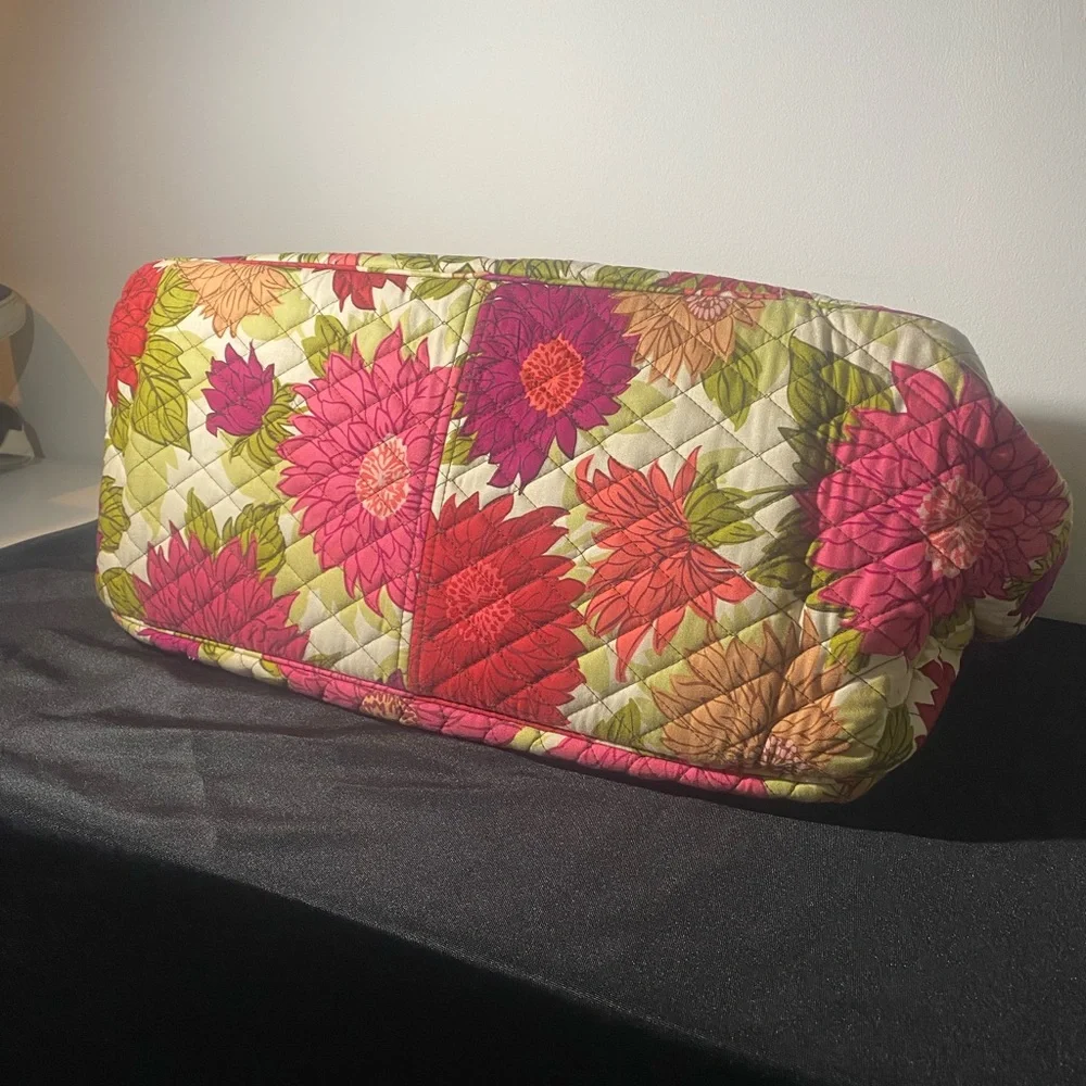 Vera Bradley Multicolor Floral Quilted Travel Bag - Picture 3 of 4